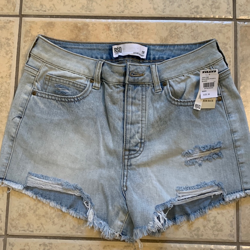 NWT Tillys RSQ high rise jean shorts, size 26